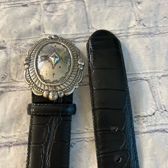 VINTAGE BLACK CROC LEATHER WITH EMBOSSED SILVER TONE BUCKLE BELT SIZE XL - Picture 10 of 11